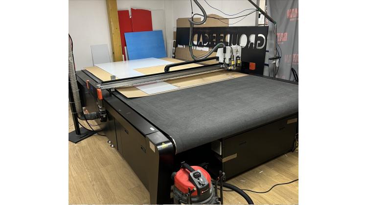 Table de decoupe numerique CNC 2 x 3 mètres