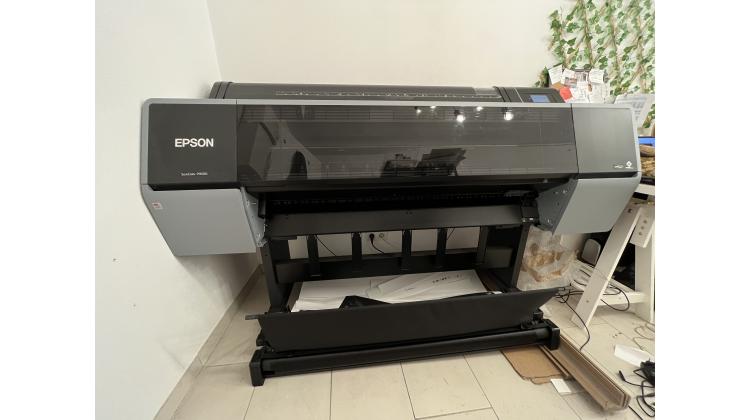 Retrouvez le produit Imprimante Textile DTG Epson SureColor SC-F2100 chez  Graphique Store