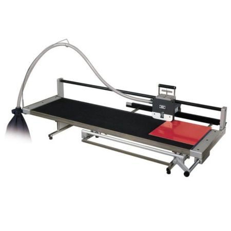 Traceur Varga Fabricant allemande spécialisé dans les machines de précision pour la découpe (plastique, aluminium, laiton...) VA 21-15