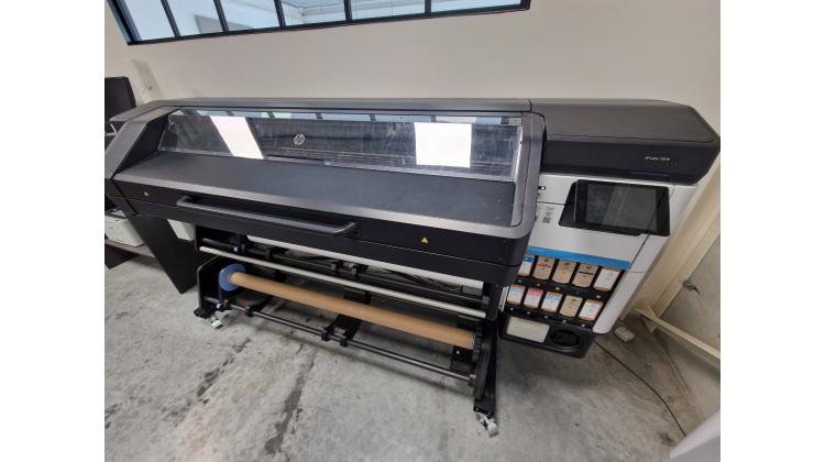 HP 700 W - Latex - 162 cm