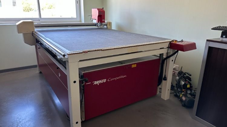 ARISTO CL 1317 – Table découpe numérique multi-outils
