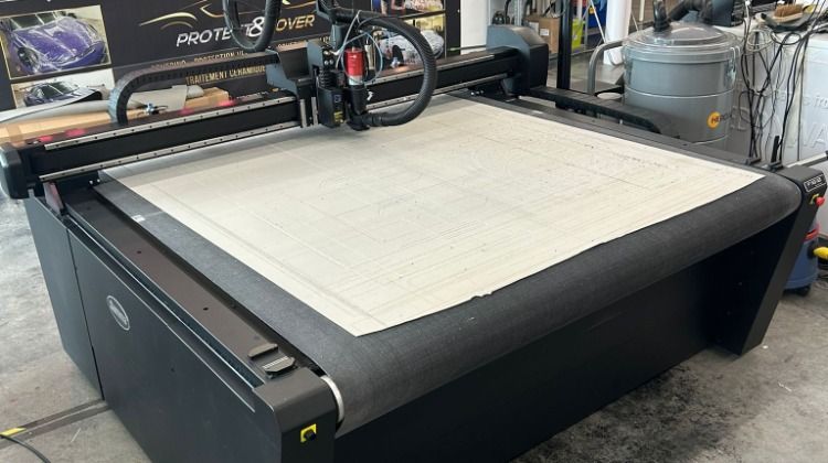 Table de découpe Summa F1612 avec fraiseuse Haute fréquence Occasion