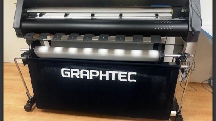 Plotter de decoupe GRAPHTEC  CE7000 SP130