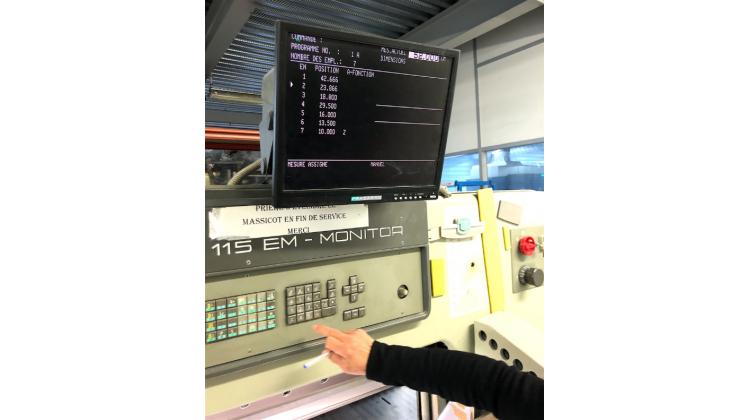 Massicot professionnel POLAR - 115 EM MONITOR