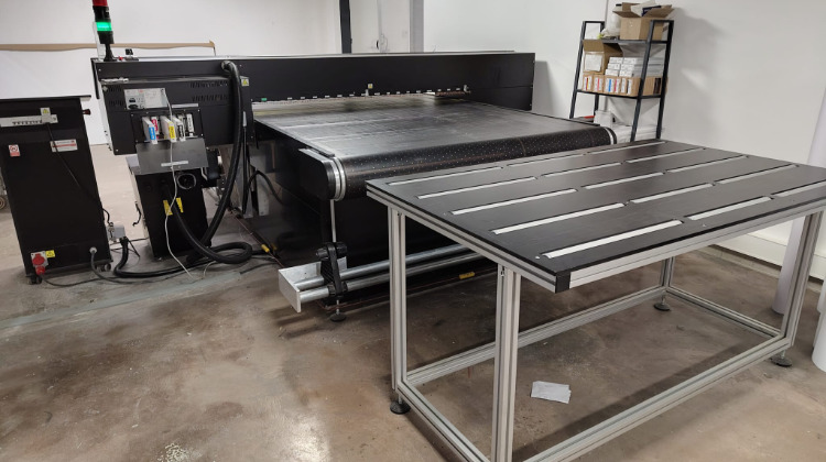 Roland UV LEJ640 hybride convoyeur + 2 tables + bofa