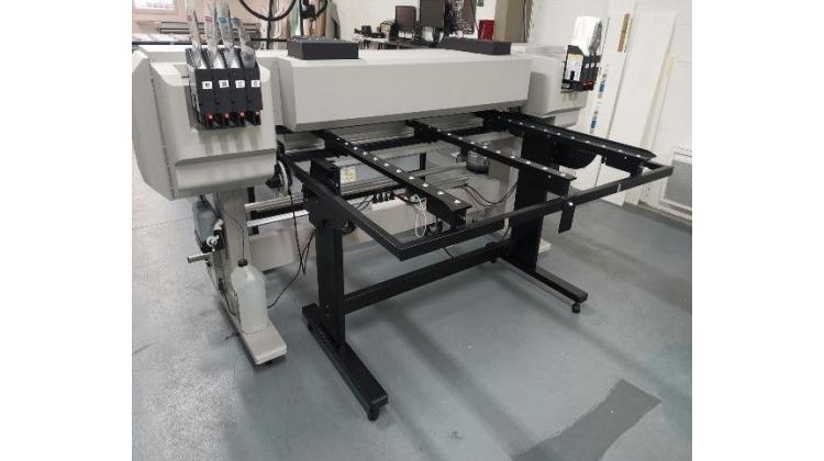 Mutoh ValueJet 1617H + Plateaux
