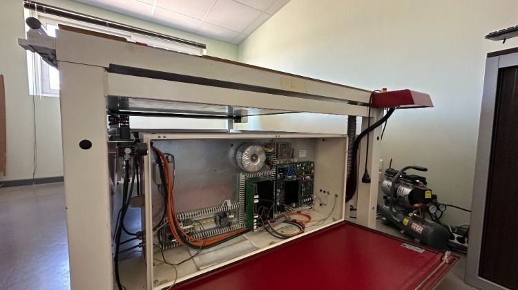 ARISTO CL 1317 – Table découpe numérique multi-outils