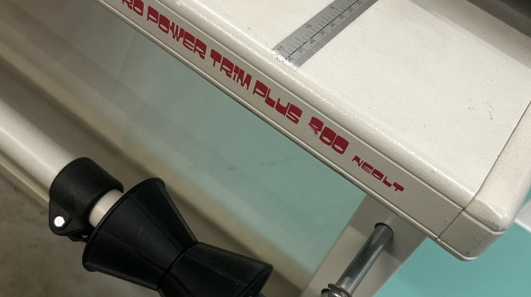 Coupeuse de plan et poster Neolt electro Power trim 300